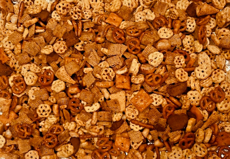2LB CHEESY SWEET CUSTOM MADE SNACK MIX, PARTY CHIPS MIX, SWEET-SALTY BULK VALUE