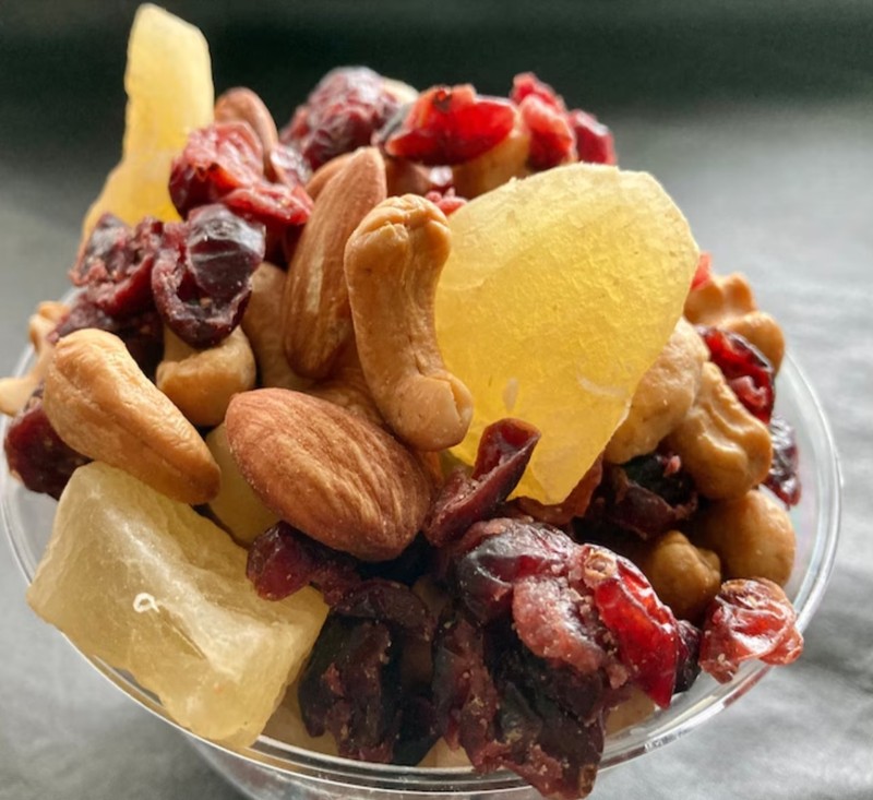 CASHEW MACADAMIA CRANBERRY PINEAPPLE ALMONDS TRAIL MIX CUSTOM BULK BAG 1 POUND!!