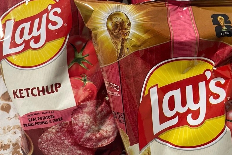 Lay’s Ketchup Flavored Potato Chips, 220g (2 Bags )