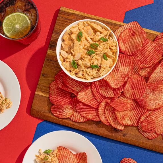 🔵 New Limited Edition USA Ruffles BUFFALO WINGS Chicken Potato Chips 8oz gallery