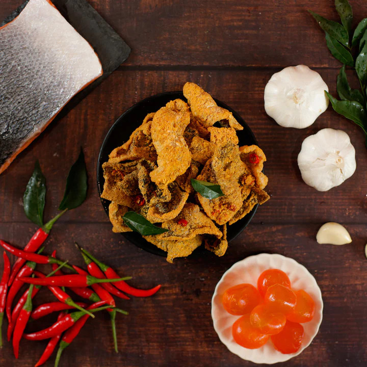 IRVINS Hot Boom Spicy Salted Egg Salmon Chips 3.3oz / 95g gallery