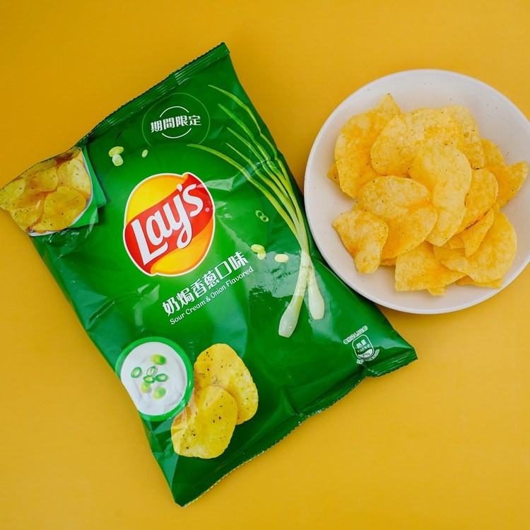 Lay's Sour Cream & Onion Flavored Potato Chip 49g 樂事奶焗香葱口味 gallery
