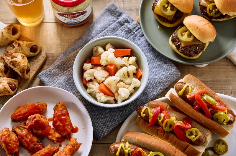 Mezzetta Lightly Pickled Cauliflower & Carrots Salt & Vinegar gallery