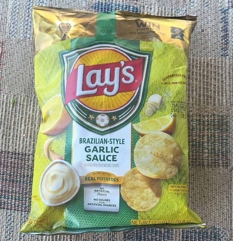Lay’s Brazilian Garlic Sauce Potato Chips 2 3/4 oz Exp 25AUG2024