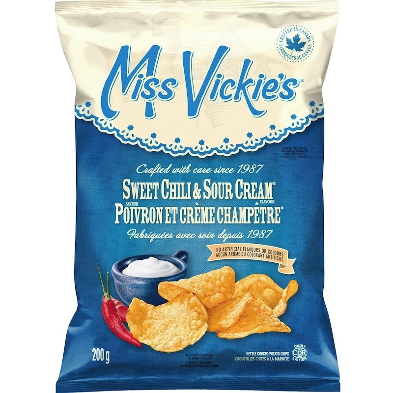 2-Pack Miss Vickies Sweet Chili & Sour Cream flavour kettle cooked potato chips gallery