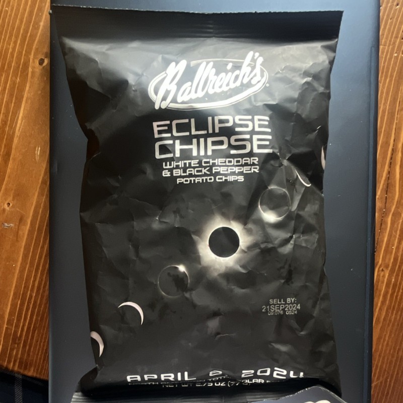 Ballreich’s Eclipse Chipse White Cheddar & Black Pepper Potato Chips