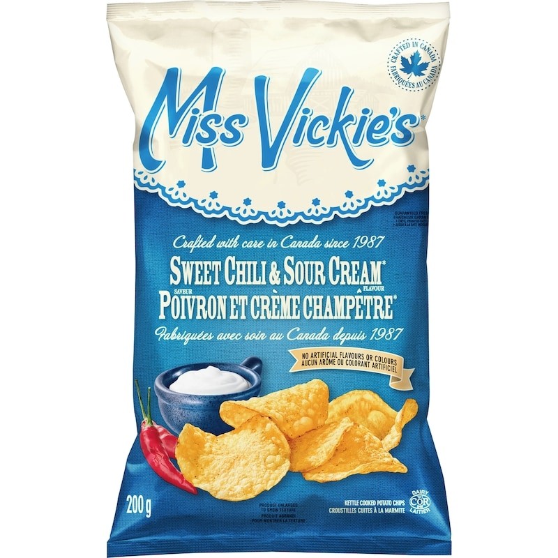 2-Pack Miss Vickies Sweet Chili & Sour Cream flavour kettle cooked potato chips gallery