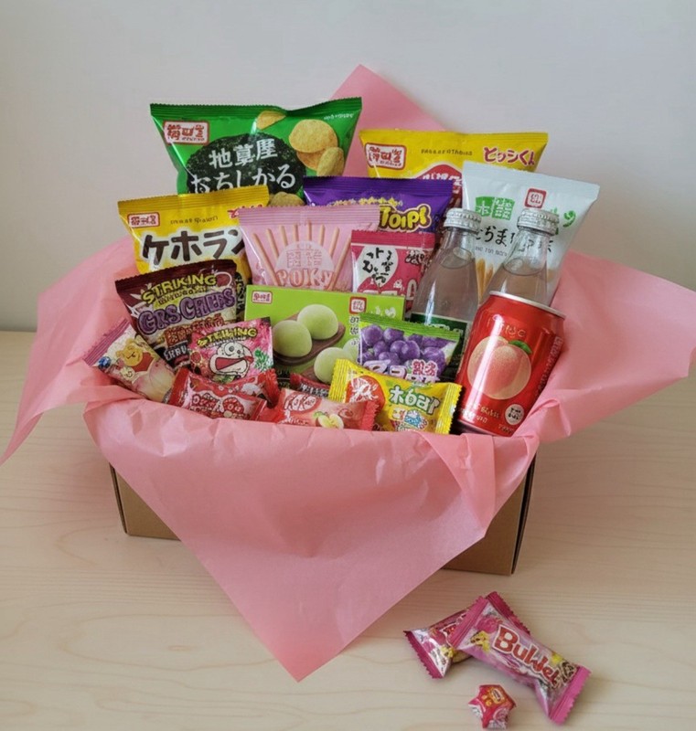 20 Pieces Exotic Asian Snacks, Korean, Japanese, Chinese chips, snacks, ramen