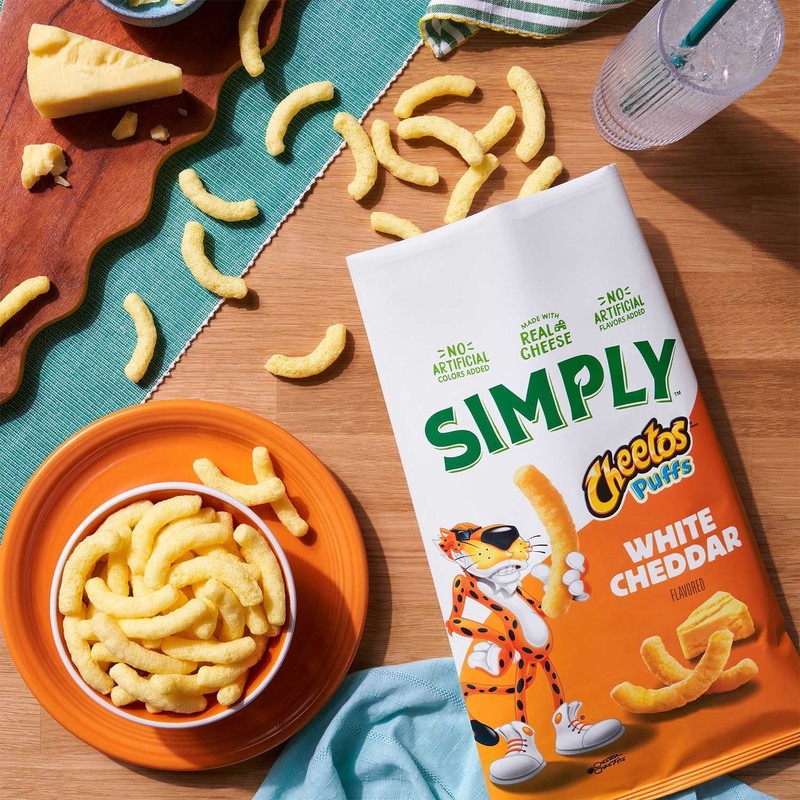 Simply Cheetos White Cheddar Puffs, 0.87 oz., 30 pk. gallery